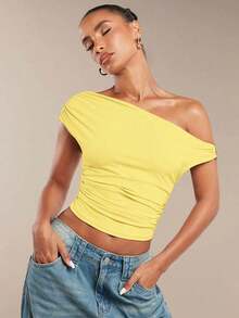 Blusa asimétrica de hombro oblicuo para mujeres de unicolor con fruncido, ideal para el verano - Amarillo - Ver 6