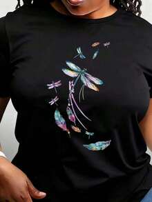 Women's Clothing. A Summer Print T-Shirt For Women With A Watercolor Dragonfly Design. It Has A Round Neck And Short Sleeves, A Favorite Among Nature Lovers. Machine Washable. Women's Shirts - 黑色 - 查看 6