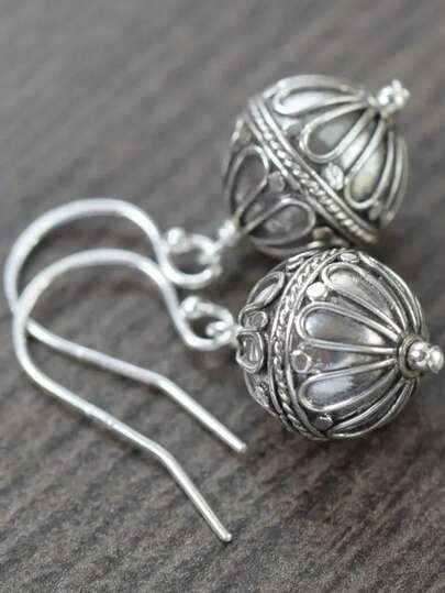 1 Pair Vintage Palace Style Hollow Floral Wire Ball Earrings, Handmade Bohemian Elegant Earrings For Women