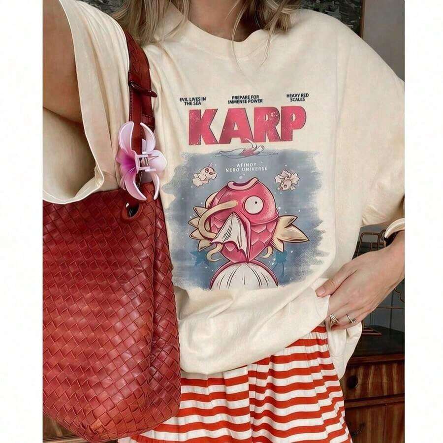 1PSC2026 Women's Vintage T-Shirt With Japanese Koi Fish Print "KARP", Comfortable Anime Style, Short Sleeve, Unique Round Neck, Casual Urban Style, Pinterest Fashion, Summer T-Shirts, Classic Cotton T-Shirt With Fashion Print, Lightweight And Breathable. - 杏色 - 查看 1