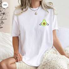 Simple And Versatile Design. Cute Yoga Top, A Yoga Gift For Her With An Avocado Print, A Fun Women's T-Shirt. Essential Unisex Cotton T-Shirt, Soft Fabric. Designed To Flatter All Body Types, Suitable For Both Men And Women. Durable, High-Quality Fabric With A Soft Feel And Long-Lasting Wear. Lightweight Tops For Women, Perfect For Vacation Wear Or Halloween Costumes. Pure Cotton T-Shirt - 白色 - 查看 7