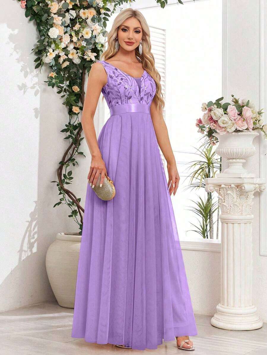 Vestido de dama de honor formal de línea A con escote en V sin mangas, bordado y de malla, vestido de fiesta elegante, vestido de invitado de boda formal, vestido de ceremonia de graduación, vestido de noche de primavera - Púrpura malva - Ver 1