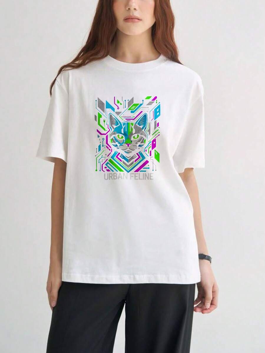 Women's Casual Summer T-Shirt With A Premium Urban Cat Design. Featuring An Abstract Geometric Pattern, It's The Perfect Gift For Cat Lovers. . - 白色 - 查看 1