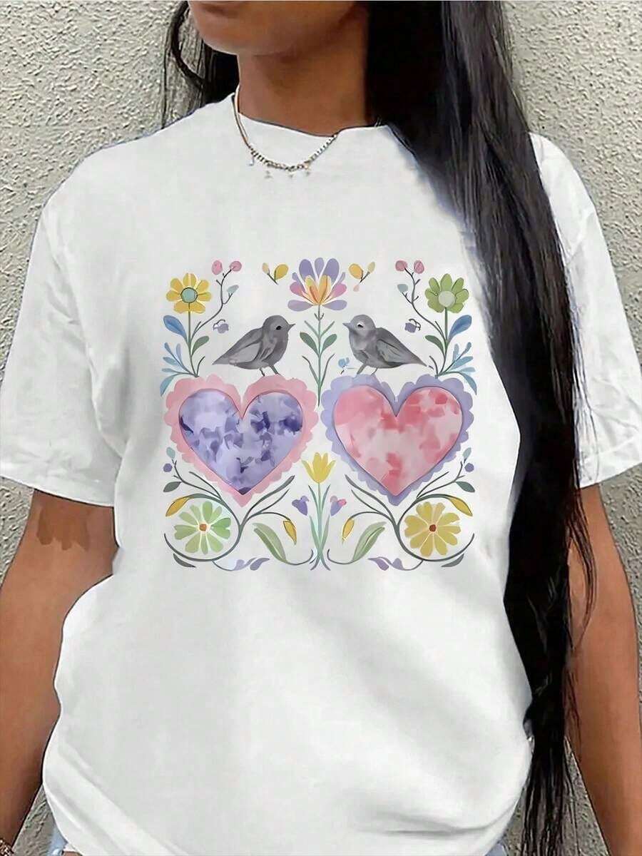 Lightweight And Durable Short-Sleeved T-Shirt With A Floral Heart Design, Ideal For Casual Wear At Home Or During Outdoor Activities. The Soft Fabric Ensures Comfort For Everyday Wear. Women's Standard Size Casual T-Shirt, Breathable, Lightweight Short-Sleeved Tee. - 白色 - 查看 1