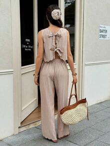 Conjunto de 2 piezas de top de tirantes a rayas y pantalones para vacaciones casuales de mujer, top sin mangas con lazo en la espalda y pantalones de pierna ancha, conjunto casual bohemio a rayas con top corto sin mangas con lazo en la espalda y p - Marrón - Ver 3