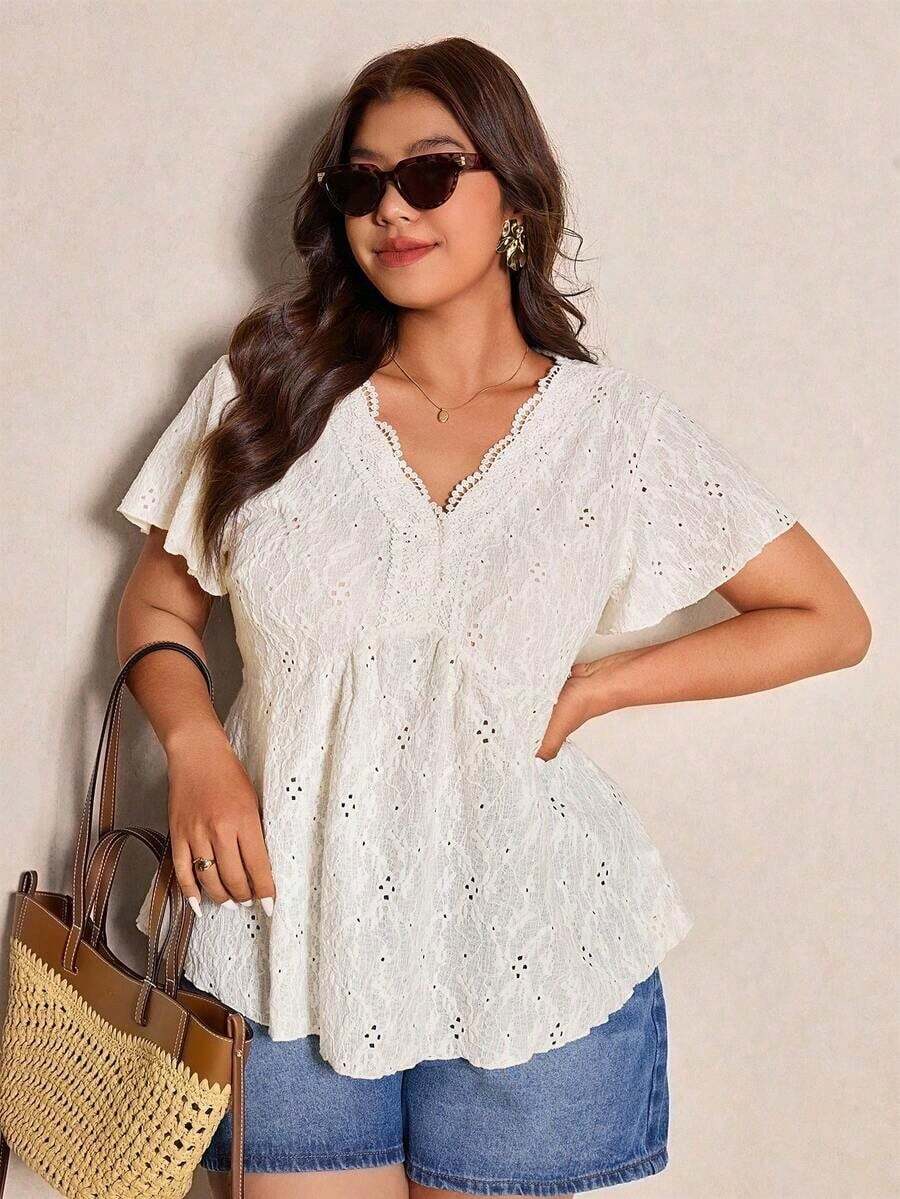 CosyJoli Camiseta de mujer de talla grande con cuello en V, parche de encaje y textura a rayas en forma de A - Beis - Ver 1