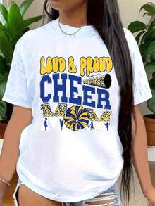 Camiseta de talla grande "Loud And Proud Cheer Mom" con estampado de leopardo en negro, amarillo y azul, con siluetas de animadoras y pompones para eventos de animación y días de juego. - Blanco - Ver 2