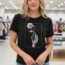 Women's Cotton T-Shirt With Skeleton Hand Print And Rose, Casual Round Neck, Short Sleeve, Loose Fit For Daily Wear, Available Sizes, Basic Graphic T-Shirt, Summer Urban Fashion, Soft And Comfortable Cotton Blouse, Gothic Art Design T-Shirt. - 黑色 - 查看 7