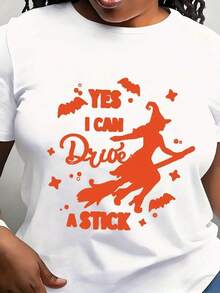 Soft, Breathable, And Lightweight For All-Day Comfort. Women's Plus-Size T-Shirt With A Gothic Witch And Bat Print - Witch-Themed Slogan: "Yes, I Can Fly On My Broomstick" - Casual Crew Neck Tees For Fall And Spring, Ideal For Halloween Costumes And Casual Wear - Machine-Washable Witch Clothing With A Geometric Design, Relaxed Fit, And Fun Witch Design For Theme Parties And Plus-Size Halloween Costumes. Classic Crew Neck With A Relaxed Fit That Flatters All Body Shapes And Is Easy To Pair With Jeans, Shorts, And Leggings. - 白色 - 查看 7