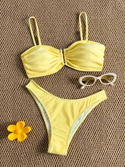 Bộ bikini màu vàng trơn với áo quây có nơ và quần cạp cao, đồ bơi mùa hè dành cho nữ.