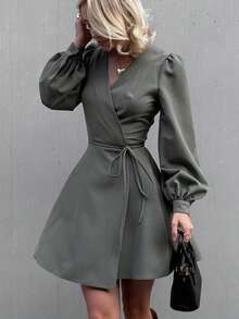 Fitted V-Neck Dress With Tie, Urban Style Spring 2026 - 綠色 - 查看 3