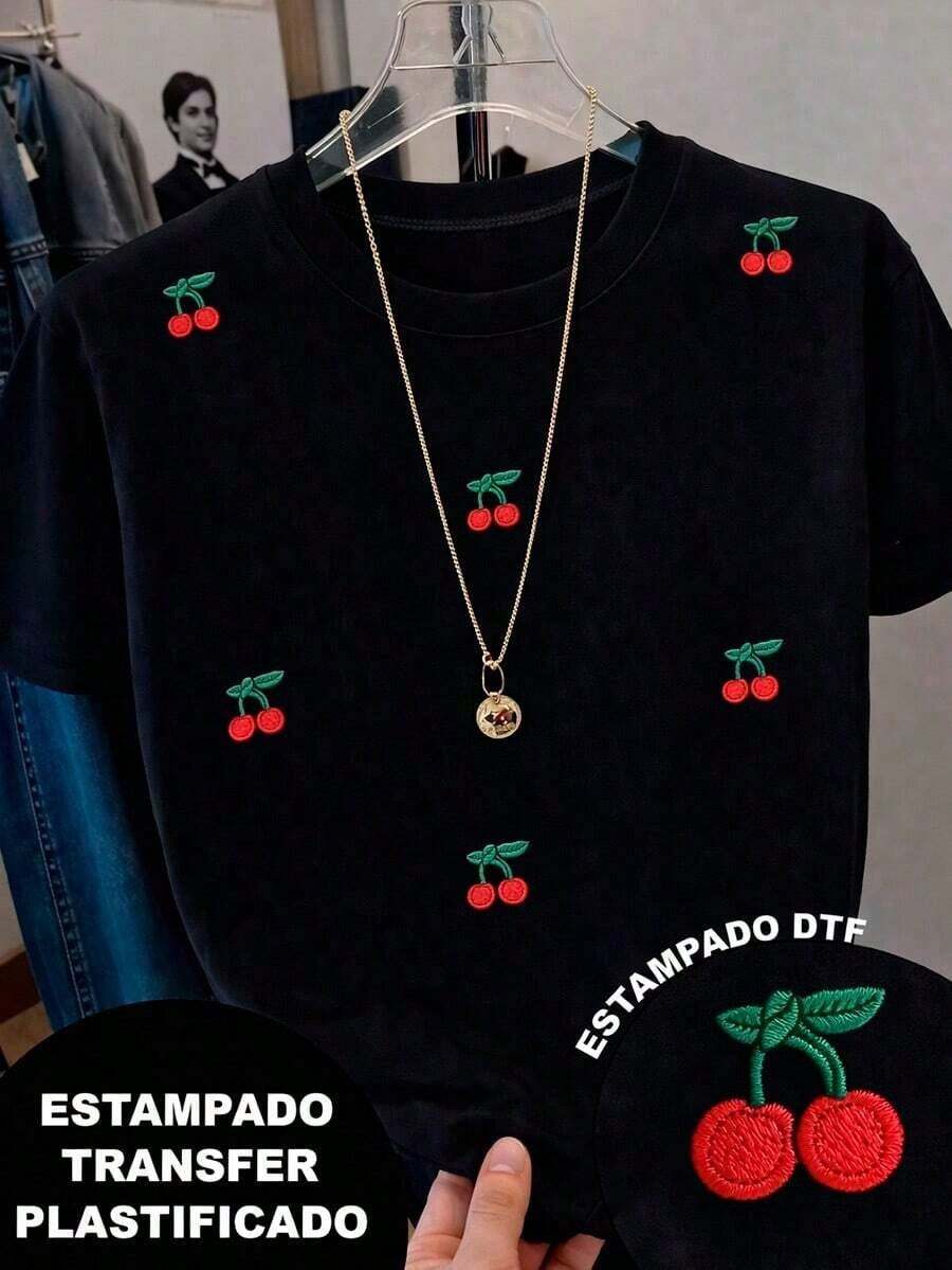 Playera con diseño de cerezas rojas, estilo bordado pero es estampado, colorido, casual, moderno, cuello redondo, manga corta, ideal para todos los días, llamativa, holgada, a la moda, ideal para tí. - Negro - Ver 1