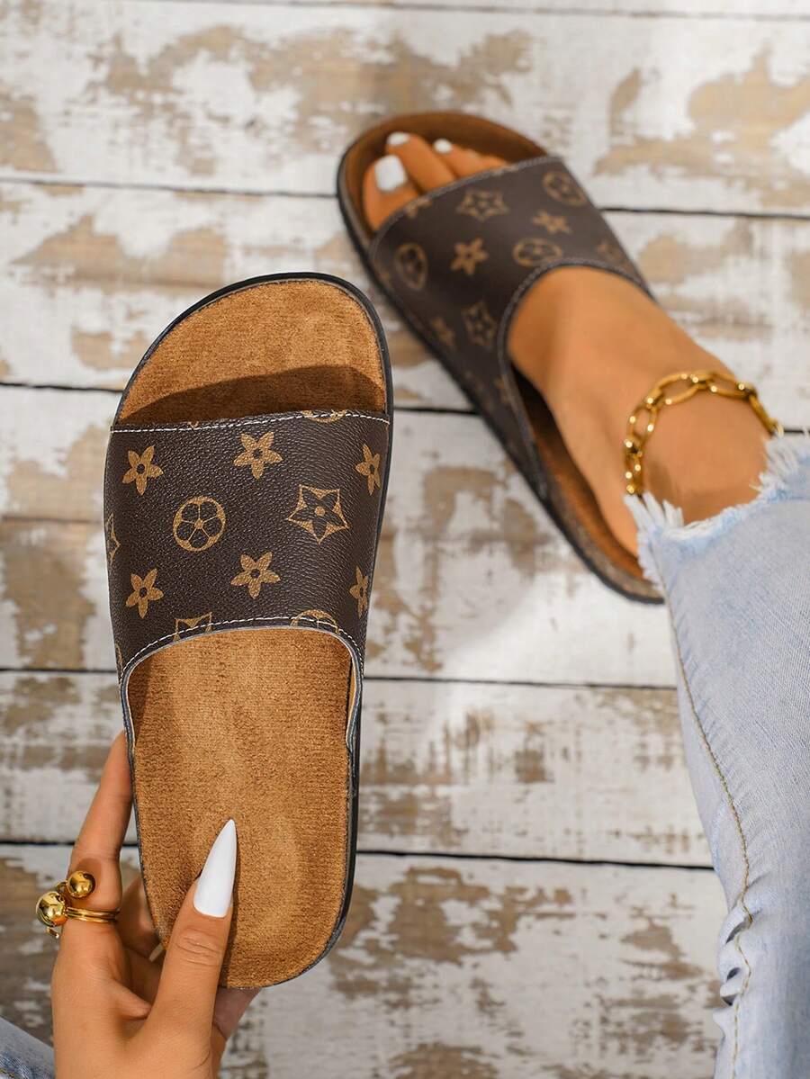 2026 Sandal nữ mùa hè, Sandal nữ đế bệt phong cách Bohemian, Sandal nữ phong cách nghỉ dưỡng đế mềm thoải mái, Dễ xỏ, Sandal nữ đế bệt in họa tiết thời trang dễ thương, Sandal nữ đi nghỉ dưỡng, Sandal nữ màu nâu, Sandal nữ đế bệt thanh lịch, Giày bệt đi biển đơn giản thoải mái thường ngày, Sandal nữ đế mềm đế dày thoải mái hở ngón mũi tròn dễ xỏ, Thiết kế chống mồ hôi, Thiết kế đế chống trượt, Sandal nữ mùa hè, Sandal đi biển phong cách nghỉ dưỡng