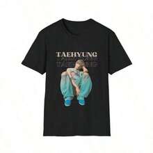 Unisex Retro Vintage Soft Style BTSV T-Shirt, Kim Taekhyung, Women's Blouses, Blouses, Casual Blouses For Women, Women's Tops, Tops, Unisex. - 黑色 - 查看 1