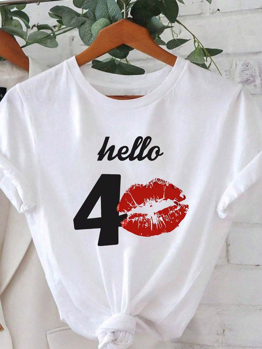 New 2026 Collection: Cotton T-Shirt. The One For The Mature Woman. Hello 40. Simple Red Lip Print, Casual Round Neck T-Shirt For Women, Size, For Spring/Summer. Suitable For Everyday Wear, Shopping, Parties, Commuting, Versatile And Stylish For Women. - 白色 - 查看 1