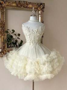 Elegante y lujoso vestido corto hecho a mano con aplicaciones bordadas, encaje de ganchillo y parches de satén, con abertura en la cintura, adecuado para citas, fiestas de solteros, galas, bailes, Día de San Valentín - Beis - Ver 9
