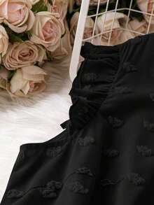 Blusa sin mangas de talla grande para vacaciones casuales con parches de puntitos suizos de mezcla de estilos y dobladillo con volantes - Negro - Ver 5