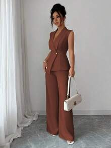 Conjunto de oficina elegante para mujer, compuesto por una chaqueta blazer sin mangas con cuello y bajo asimétrico, con hebilla metálica en la cintura, combinada con pantalones de cintura elástica.Conjunto de 2 piezas elegante para primavera/verano, atuendo formal y de clase para mujer. - Óxido marrón - Ver 4