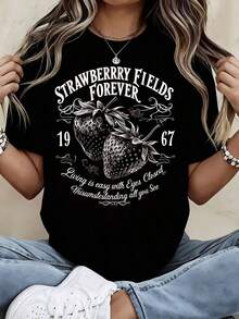 Camiseta Strawberry Fields Forever con diseño floral y de fresas rojas, con texto para amantes de la música y uso casual. - Negro - Ver 6