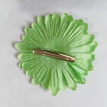 Kẹp tóc hình hoa cúc và hoa hướng dương 10cm - màu xanh lá - Xem 3