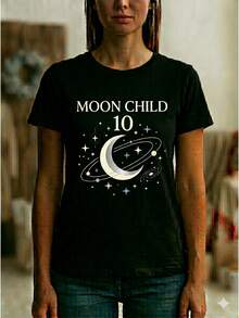 Camiseta Estampada para Mujer MOON CHILD 10 - Camiseta Casual Negra de Manga Corta y Cuello Redondo con Diseño de Media Luna, Corte Relajado para Todas las Estaciones, Perfecta para el Uso Diario y Atuendos de Vacaciones (Lavable aáquina). - Negro - Ver 6