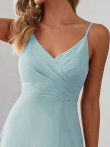 Elegante vestido de noche de unicolor y sexy, vestido de dama de honor con abertura alta y tirantes finos en azul marino, vestido formal para invitados de boda en primavera - Celeste - Ver 5
