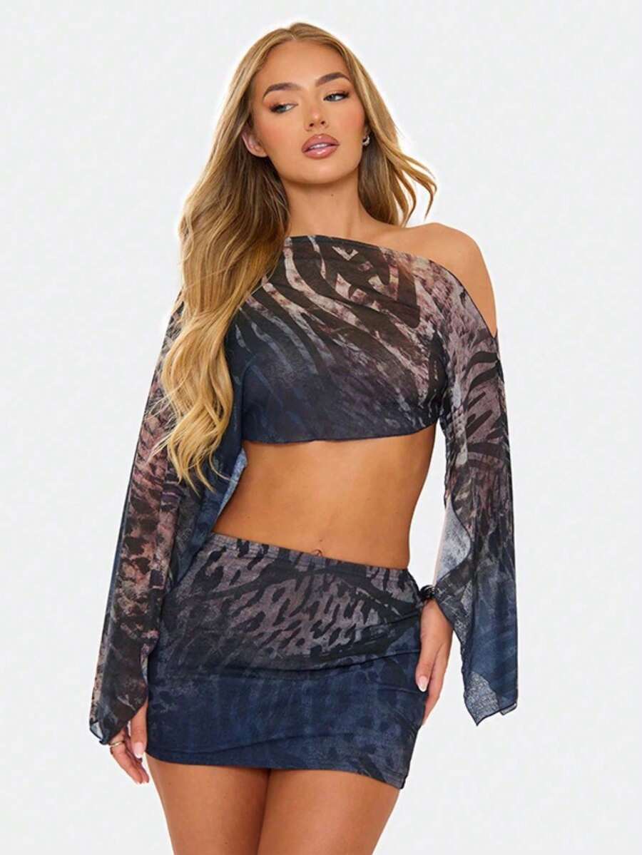 Conjunto de dos piezas: blusa de malla con estampado de tigre y hombros descubiertos de manga larga, falda ajustada - Negro - Ver 1