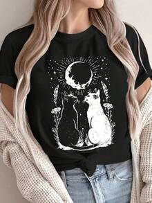 1pc Camisetas Para Mujer Camiseta única con diseño Y2K de dos gatos bajo la luna llena rodeados de estrellas y flores perfecta para amantes de la moda alternativa y la cultura pop mexicana ideal para destacar tu estilo personal y ser el centro de atención en cualquier ocasión Camiseta De Manga Corta De Algodón - Negro - Ver 6