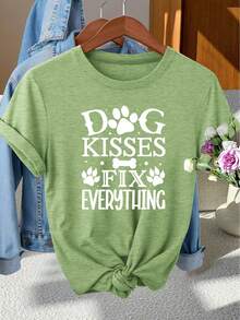 Elegante Ropa para Mujer con un Estampado de Beso de Perro en una Camiseta de Manga Corta y Cuello Redondo, Perfecta para Fotos con Estilo, Viajes al Trabajo, Vacaciones y Uso Diario con un Toque Vintage. - Verde - Ver 1