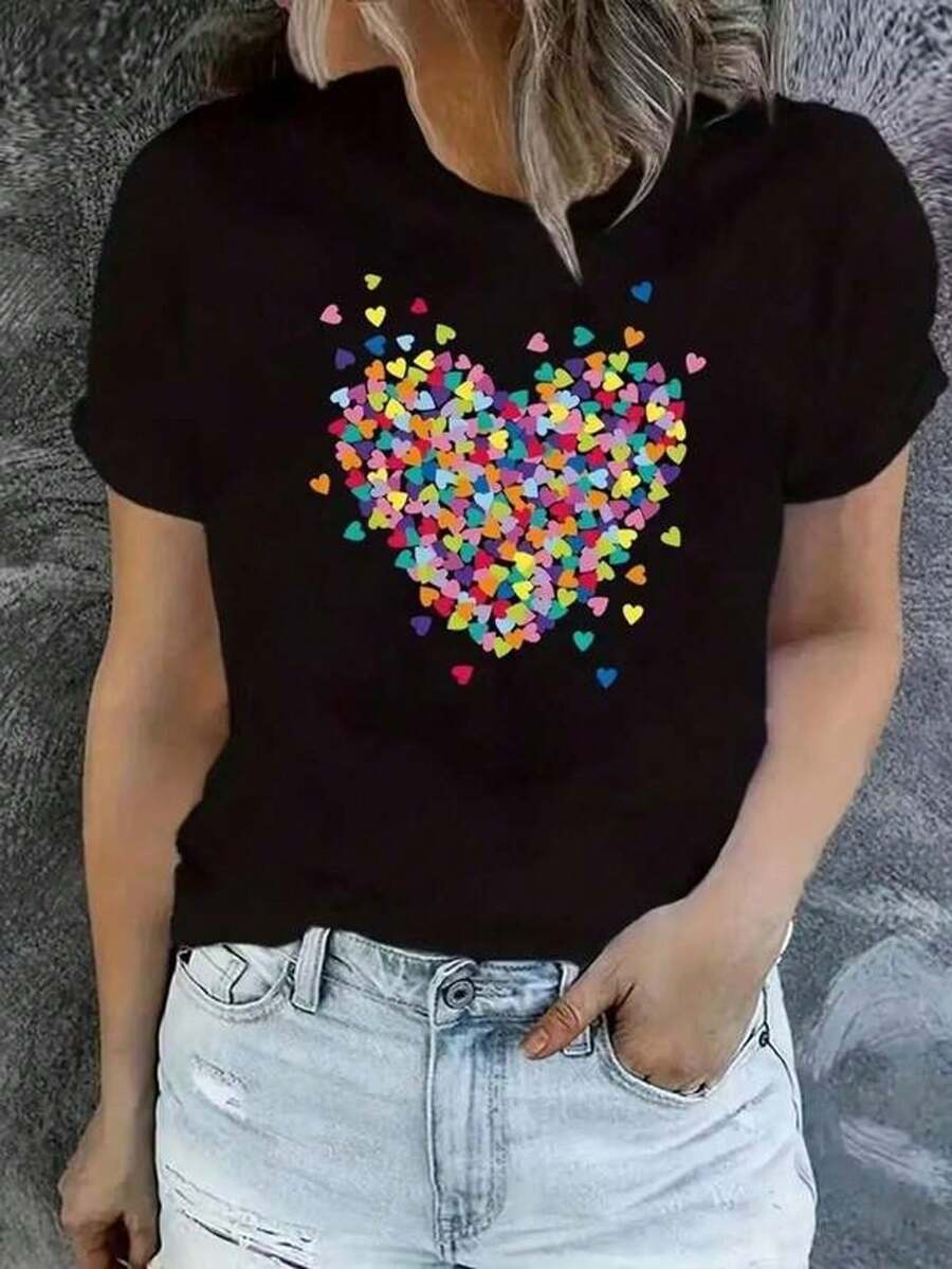 New Women's Short-Sleeved T-Shirt With A Round Neck, Featuring A Relaxed Fit And Versatile Casual Style. It Has A Heart Print, Soft Fabric, And Is Easy To Pair With All Kinds Of Casual Wear. - 黑色 - 查看 1
