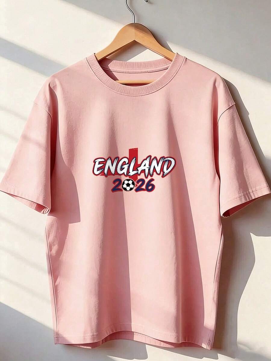 T-Shirt With "ENGLAND 2026" Text And Soccer Ball. Fashionable Short-Sleeved T-Shirt For Spring And Summer 2026, Made In Mexico, 180 Grams. Cartoon Print, Couple Design, Suitable For Indoor Or Outdoor Wear. Crew Neck, Unisex, Ideal For Office And Leisure. One-Pack. - PK-P631577SLNDXZGY602 - 查看 1