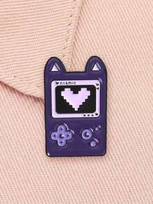 1 pieza Broche de esmalte de consola de juegos con diseño de oreja de gato pixelado, divertido texto "Cosmic" y color morado, accesorio de moda, regalo para amigos - Morado - Ver 5