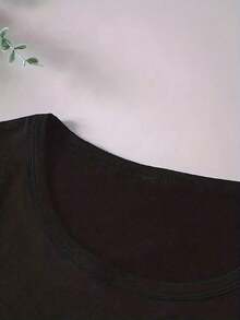 Elegant And Stylish Plus Size Women's Party Garment With Lip And Gesture Prints, Beautiful Elegant Ladies Party Garment, Loose Fit, Soft And Machine Washable, Short Sleeve Top With Round Neck And Elastic Sporty Style. - 黑色 - 查看 5