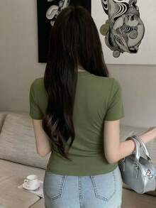 Camiseta de manga corta minimalista de unicolor para mujer, uso casual de todos los días en verano - Verde militar - Ver 5