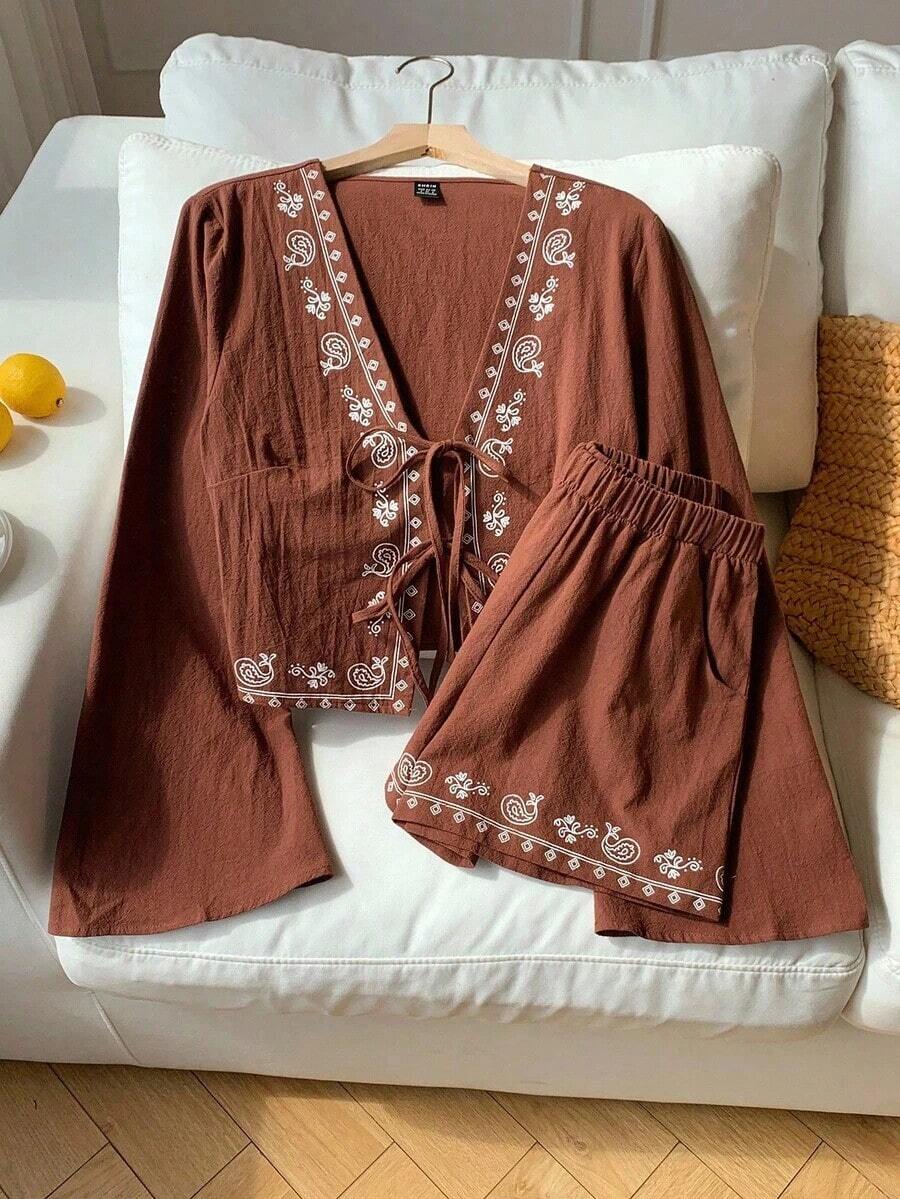 Conjunto de blusa con amarre al frente y shorts con estampado de anacardo para mujer, en estilo bohemio - Marrón 2 - Ver 1