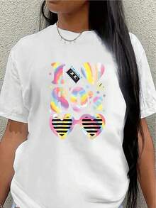 Camiseta de manga corta con un vibrante estilo retro de los 80, estampada con las palabras "I love the 80s" y coloridos diseños de corazones y gafas. Es ligera y resistente, lo que la hace perfecta para ocasiones informales, fiestas, conciertos y uso diario.women's shirts - Blanco - Ver 1
