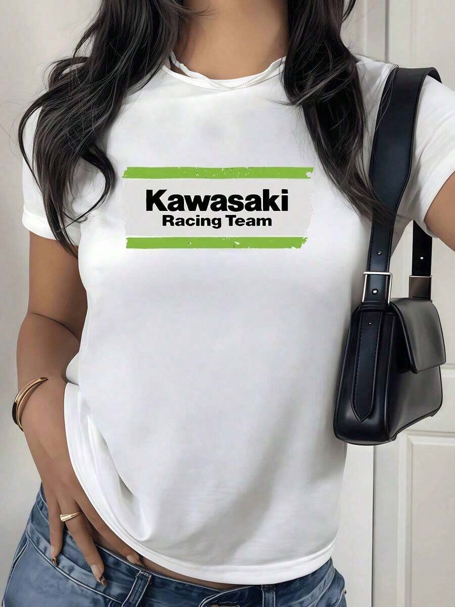 100% Cotton. Green Stripe With White Lettering Symbolizing Speed And Energy, Inspired By The Spirit Of Competition, On A Modern Background. Women's 100% Cotton T-Shirt, Comfortable And Stylish. Women's Simple Solid Color T-Shirt, Loose And Slim Fit Casual Short Sleeve - 白色的 - 查看 1