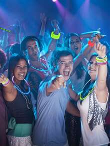 100Pcs Multi-Color Glow Sticks With Connectors – Party Games & Activities Supplies | Glowing Party Additions For Concerts, Festivals & Festive Atmosphere Decor - View 2
