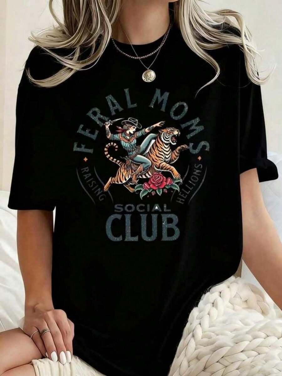 Camiseta de moda de talla grande para mujer, camiseta casual estampada con el diseño " Moms Cowgirl Riding Tiger", adecuada para todas las estaciones, camiseta de uso casual, material cómodo, regalo perfecto, elección de moda. - Negro - Ver 1