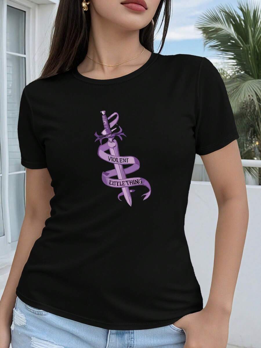 Women's T-Shirt, Regular Fit Short Sleeve - 2D Geometric Design Featuring A Purple Sword And Ribbon Intertwined With The Phrase "VIOLENT LITTLE THING" Printed On It, Casual Short Sleeve Round Neck Top Suitable For All Seasons, Available In Various Colors And Sizes, Holiday Fashion, Retro Aesthetic, Breathable Material, Fun Print. - 黑色 - 查看 1