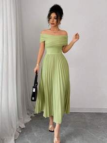 Vestido elegante de mujer con hombro descubierto y cintura plisada - Verde Niebla - Ver 6