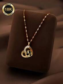 Collar con colgante de fútbol, collar de fútbol chapado en oro de 18K con circonita cúbica sintética incrustada, regalo de joyería para aficionados y entusiastas del fútbol - Multicolor - Ver 1