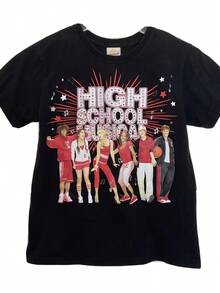 Camiseta unisex de la película High School Musical para hombre y mujer, 100% algodón, suave, esencial para todo tipo de ropa casual urbana para todas las estaciones, estilo que combina con todo, ropa diaria asequible y regalo perfecto de Navidad para fans y amigos - 220G - Negro - Ver 2
