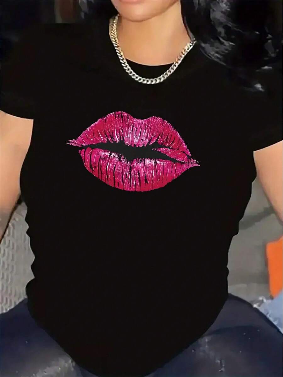 This Lightweight And Durable Short-Sleeved T-Shirt, Featuring A Striking Pink Lip Design, Is Perfect For Lounging At Home Or Dining Out, Offering A Comfortable Everyday Wear Experience. - 黑色 - 查看 1