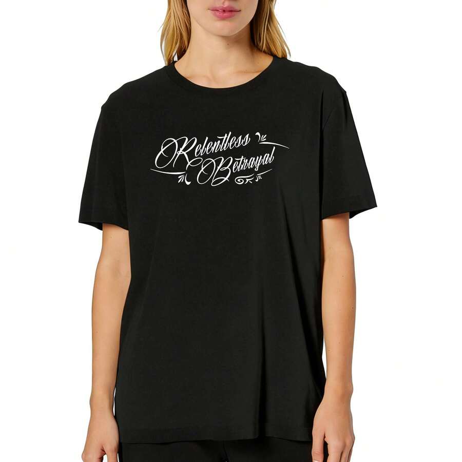 Plus Size Relentless OBetrayal Calligraphic Graphic T-Shirt – Stylish Casual Apparel Women's Fashion T-Shirt, Soft And Breathable Short Sleeve, Perfect For Daily Wear, Outdoor Activities, Travel, And Casual Style, Comfortable All-Day Fit! - 黑色 - 查看 1