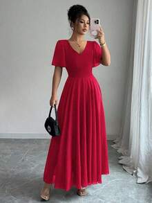 estido de mujer minimalista, elegante, romántico y sofisticado con cuello en V, cintura ceñida y mangas con volantes en forma de línea A - Rojo - Ver 4