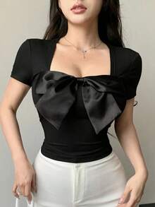 Camiseta ajustada de mujer con cuello cuadrado, decoración de lazo y manga corta, top lindo para el Día de San Valentín en verano - Negro - Ver 7