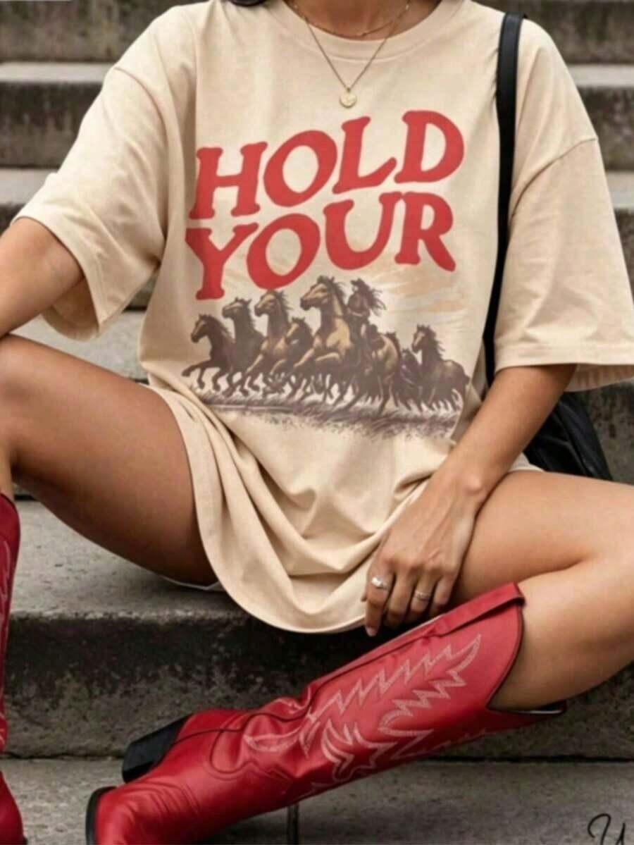NUEVA Camiseta del Festival de Música Country 2026, Camiseta con Estampado "Hold Your Horses", Camiseta Gráfica Western, Atuendo para Concierto Country, C (2), Conjuntos de Verano para Mujer, Camisetas Gráficas para Mujer, Blusas Bonitas de Mujer - Albaricoque - Ver 1