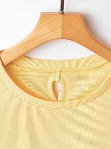 Camiseta de mujer de unicolor con cuello redondo, parche de encaje y manga corta con lazo en la espalda - Amarillo - Ver 4