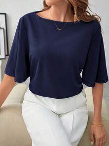 Camiseta elegante y minimalista de mujer con cuello de barco, hombros caídos y mangas cortas, de unicolor - Azul marino - Ver 1